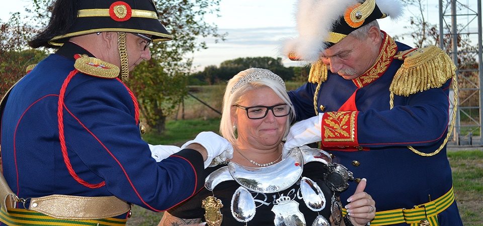 Chantal Arntz Nieuwe Schutterskoningin Schutterij Het Heilig Kruis